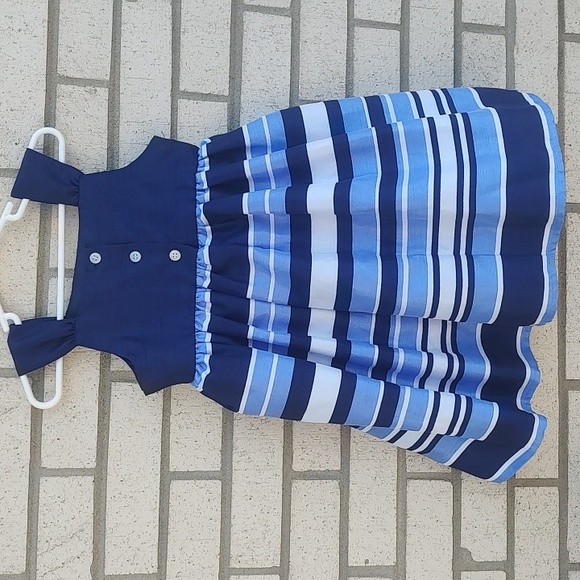 Blue/White dress - Picture 2 of 9